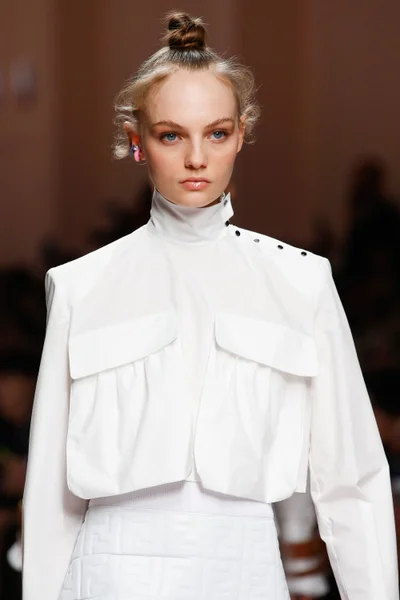 Look 4
